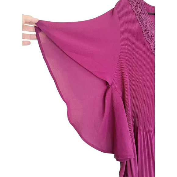 Catherine’s Top Size 1X 18 - 20 W Fuchsia Pink Micro Pleat Top Flutter Sleeves - Picture 5 of 11